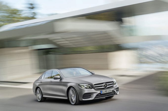 Mercedes-Benz увеличила мощность седана AMG E 43 4Matic