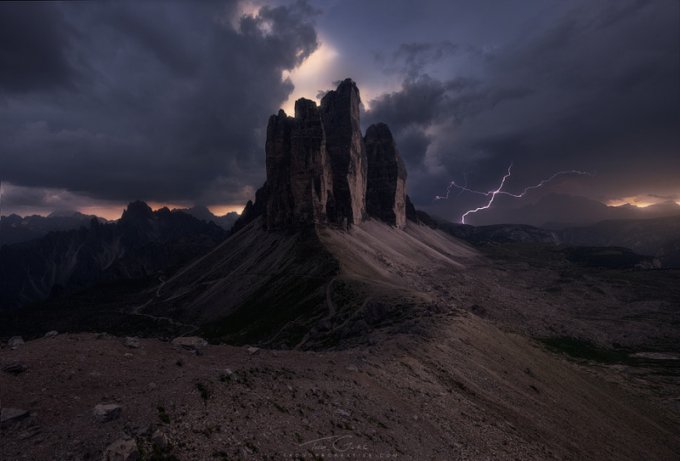 Захватывающая мощь гигантских молний глазами бесстрашных фотографов. Фото