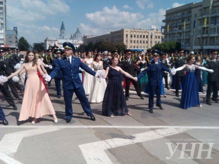 В Житомире офицеры собрались на бал