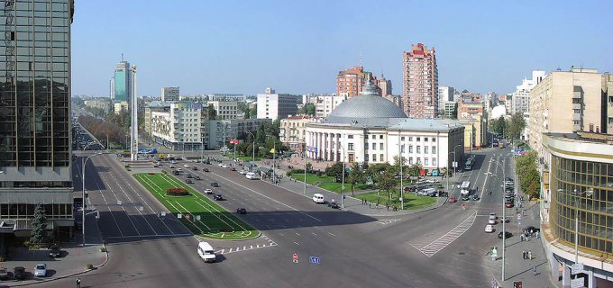 Развозчик пиццы чудом избежал смерти в ДТП. Видео