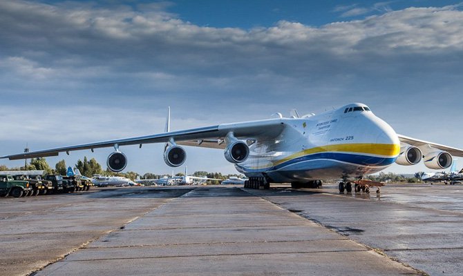 Украинский самолет перевез рекордный для Южной Америки груз. Видео