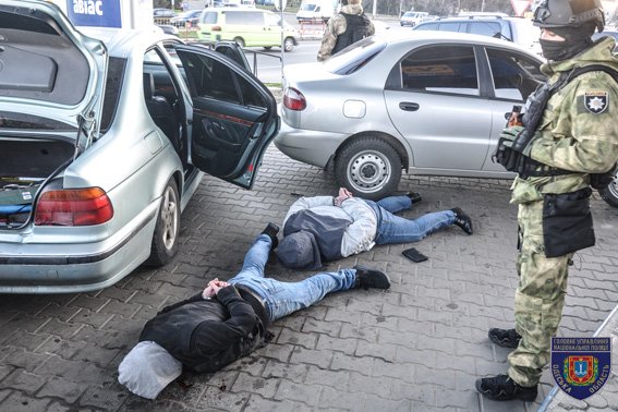 В Одессе полицейские со стрельбой задержали грабителей