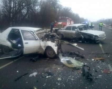 Автокатастрофа на трассе под Киевом: из четверых пострадавших один погиб