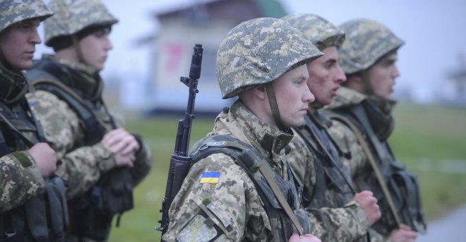 Военнослужащие-контрактники могут уволиться по семейным обстоятельствам, - Андрусяк