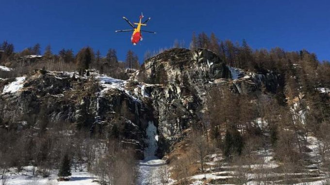 Трагедия в Альпах: ледяной водопад унес жизни четырех туристов