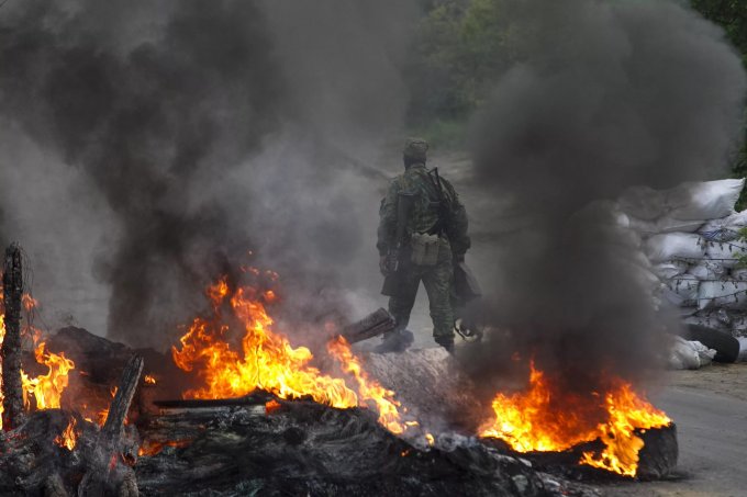 Боевики "ДНР" 107 раз нарушали режим тишины: 2 бойца ВСУ погибли. Видео