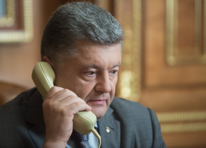 Порошенко провел важный телефонный разговор с Тиллерсоном