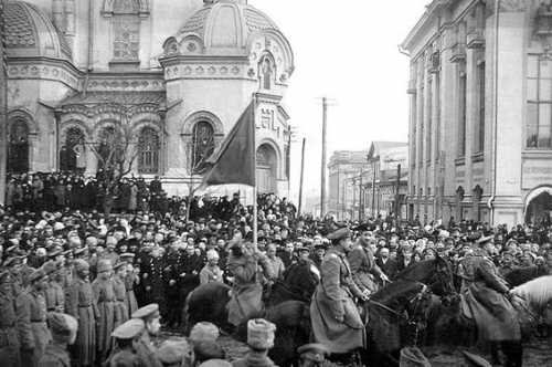 Как выглядели первомайские митинги 100 лет назад. Фото