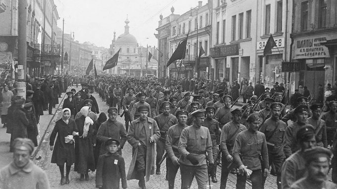 Как выглядели первомайские митинги 100 лет назад. Фото