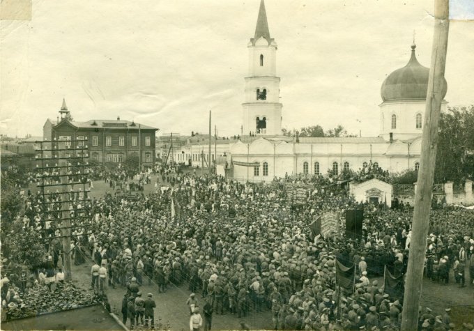 Как выглядели первомайские митинги 100 лет назад. Фото