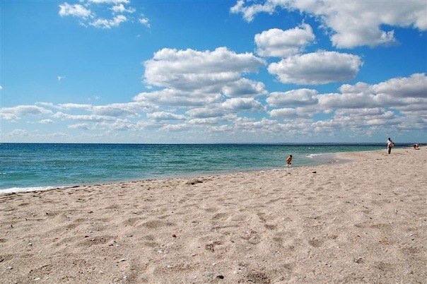 Лучшие украинские пляжи для летнего отдыха. Фото