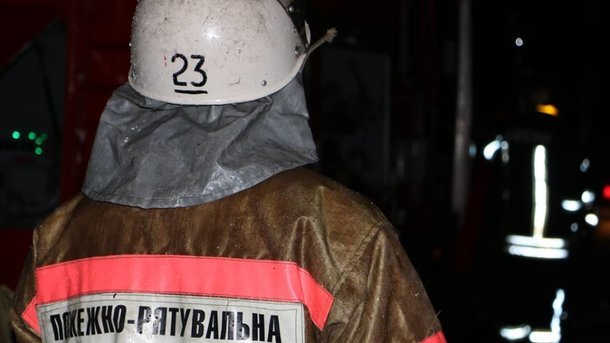 Скончался в карете «скорой»: киевлянин сгорел во время пожара