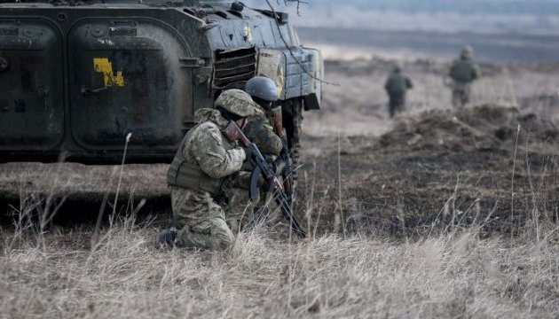 В зоне АТО пострадали двое бойцов ВСУ