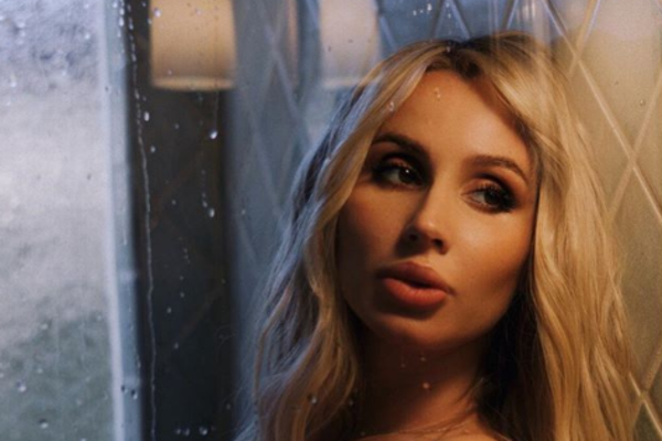 Loboda показала первое фото новорожденной дочери