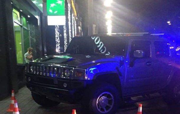 В Киеве Hummer насмерть сбил восьмилетнего ребенка