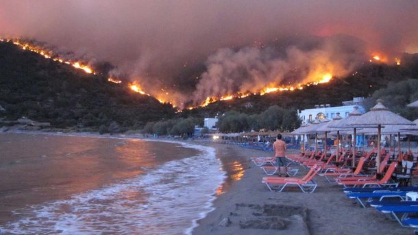 Кількість загиблих від пожеж у Греції зросла до 94