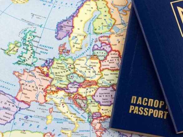 Україна опустилася на кілька позицій в рейтингу паспортів світу