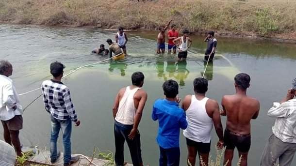 В Індії автобус впав у річку: десятки жертв