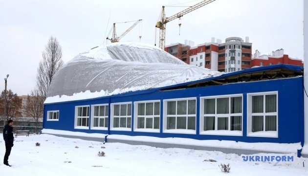 Обвал спорткомплексу під Києвом: затримали трьох керівників будівництва