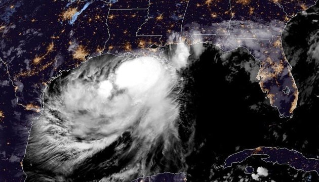 У США шторм «Баррі» перетворився на потужний ураган