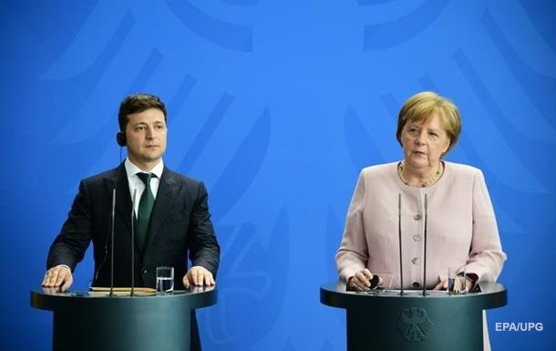 Зеленський та Меркель провели телефонну розмову 