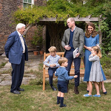 Принц Вільям, Кейт Міддлтон та їх діти зустрілися з відомим телеведучим. Фото