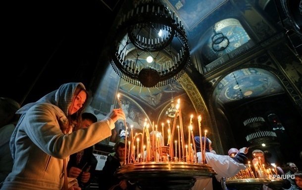 Великодні свята в Україні: як буде діяти комендантська година