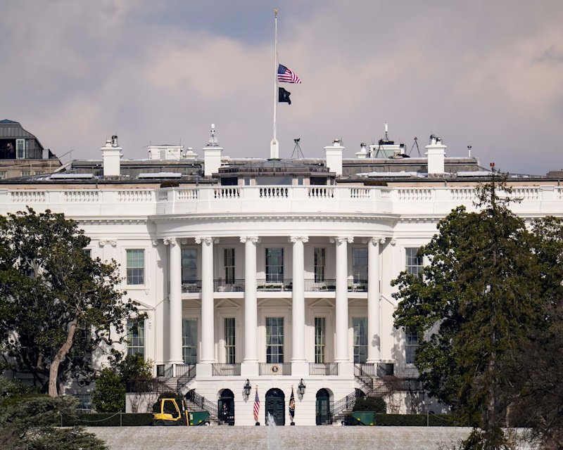Трамп уволит почти всех сотрудников Совета национальной безопасности США