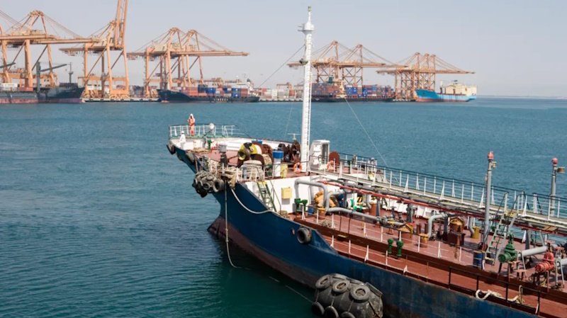 Нефтяные котировки упали на фоне перемирия между Израилем и Ираном