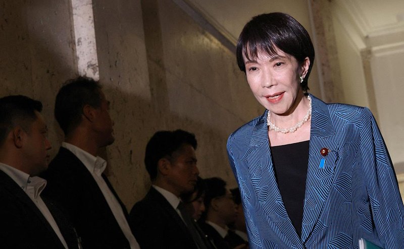 Первая женщина-премьер Японии формирует преимущественно мужской кабинет