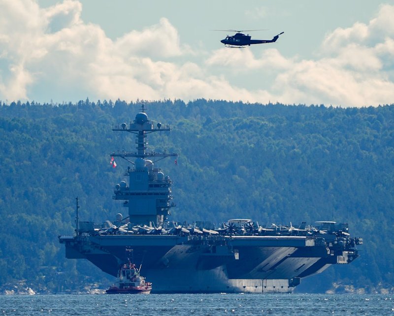 Пентагон направляет новейший авианосец в Карибское море