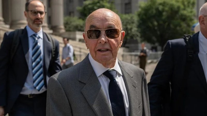 Британский миллиардер Джо Льюис помилован Трампом