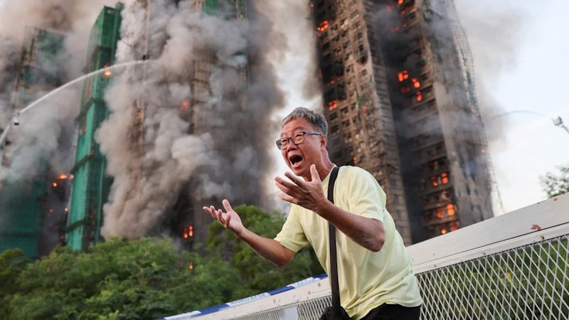 Число жертв масштабного пожара в Гонконге возросло до 44 человек