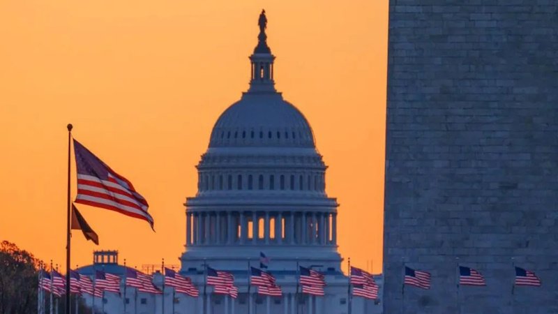 Четверо республиканцев поддержали демократов в борьбе за продление субсидий на здравоохранение